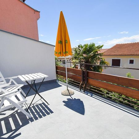 Apartments Vera Малинска Екстериор снимка