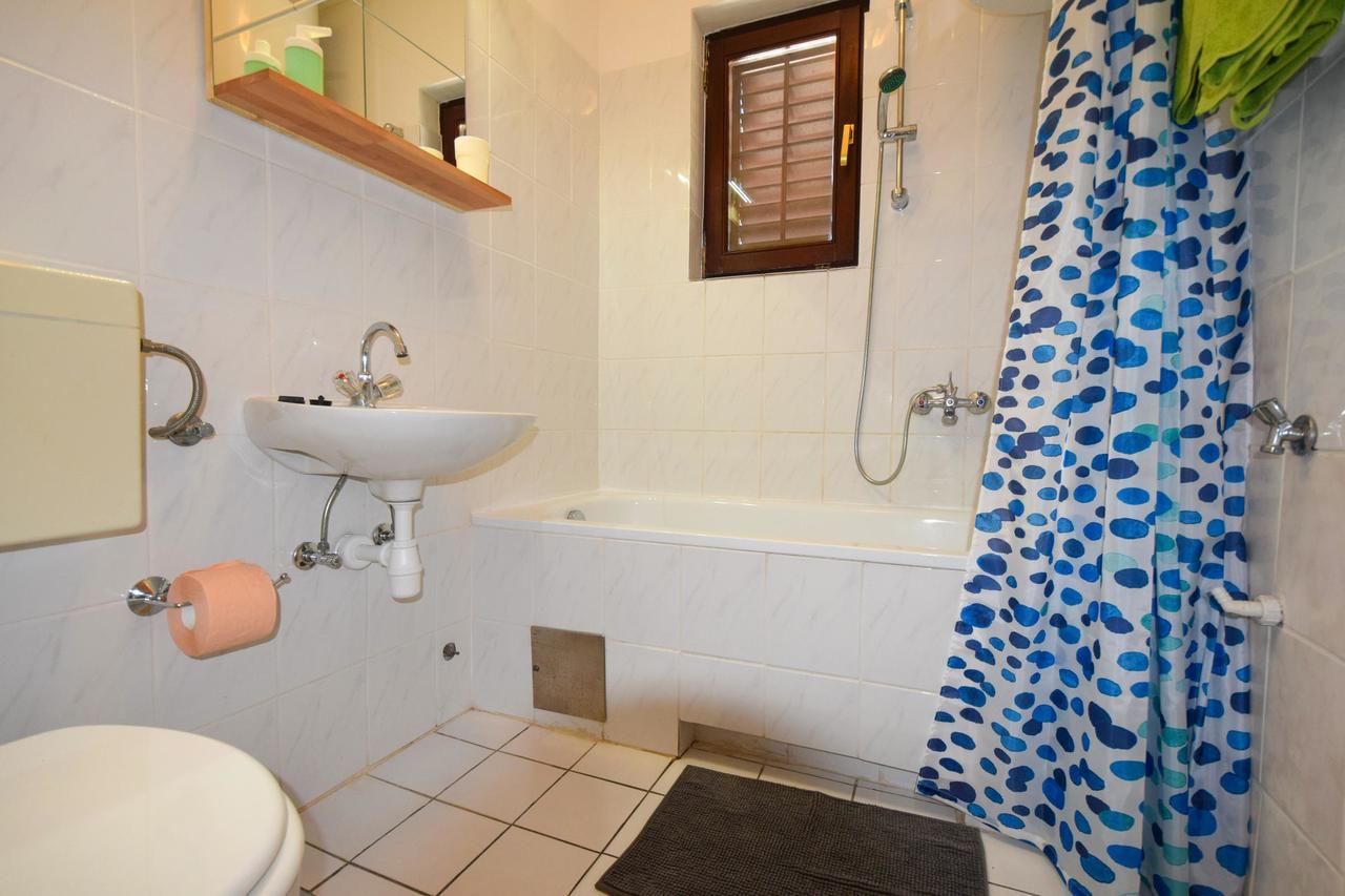 Apartments Vera Малинска Екстериор снимка