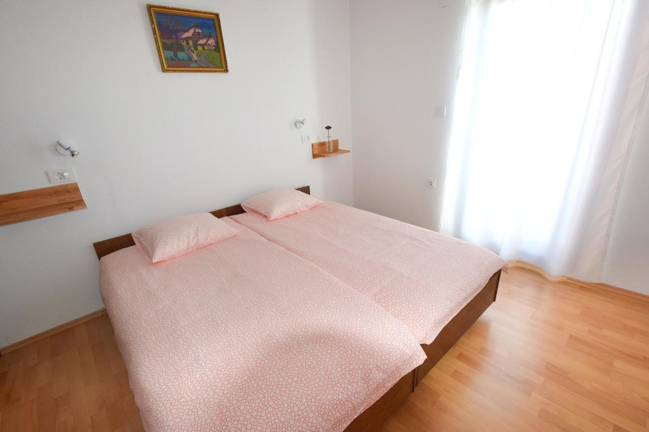 Apartments Vera Малинска Екстериор снимка