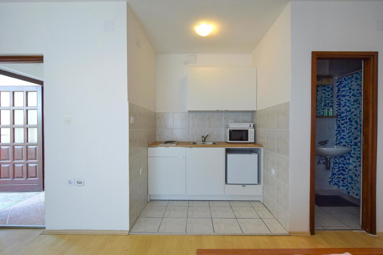 Apartments Vera Малинска Екстериор снимка