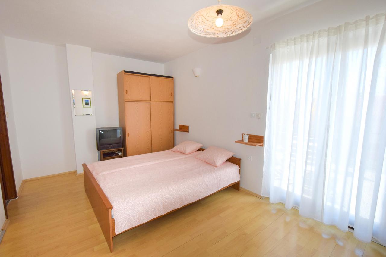 Apartments Vera Малинска Екстериор снимка