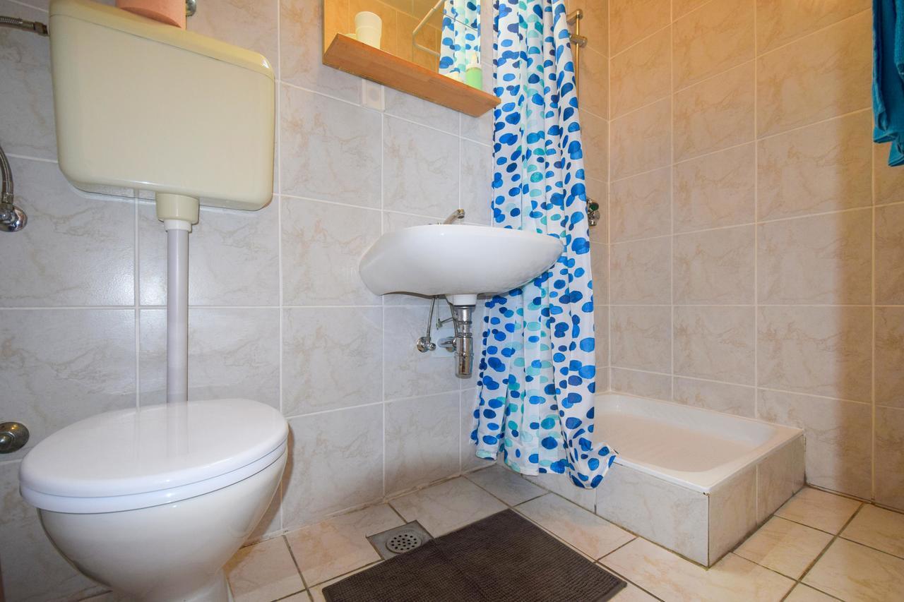 Apartments Vera Малинска Екстериор снимка