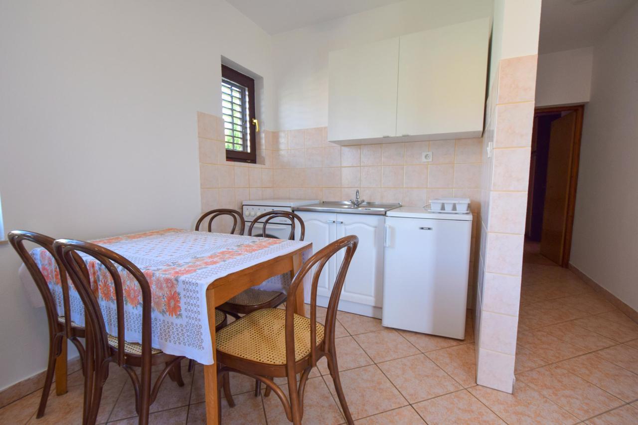 Apartments Vera Малинска Екстериор снимка
